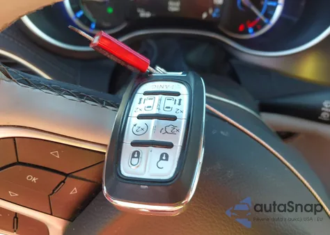 2018 Chrysler Pacifica Hybrid Limited z USA, uszkodzony, nr VIN 2C4RC1N77JR213691